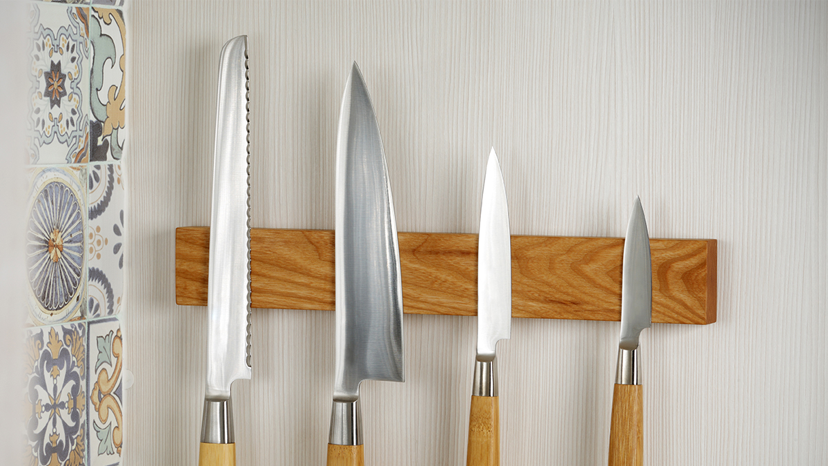 Magnetic Knife Block with knives